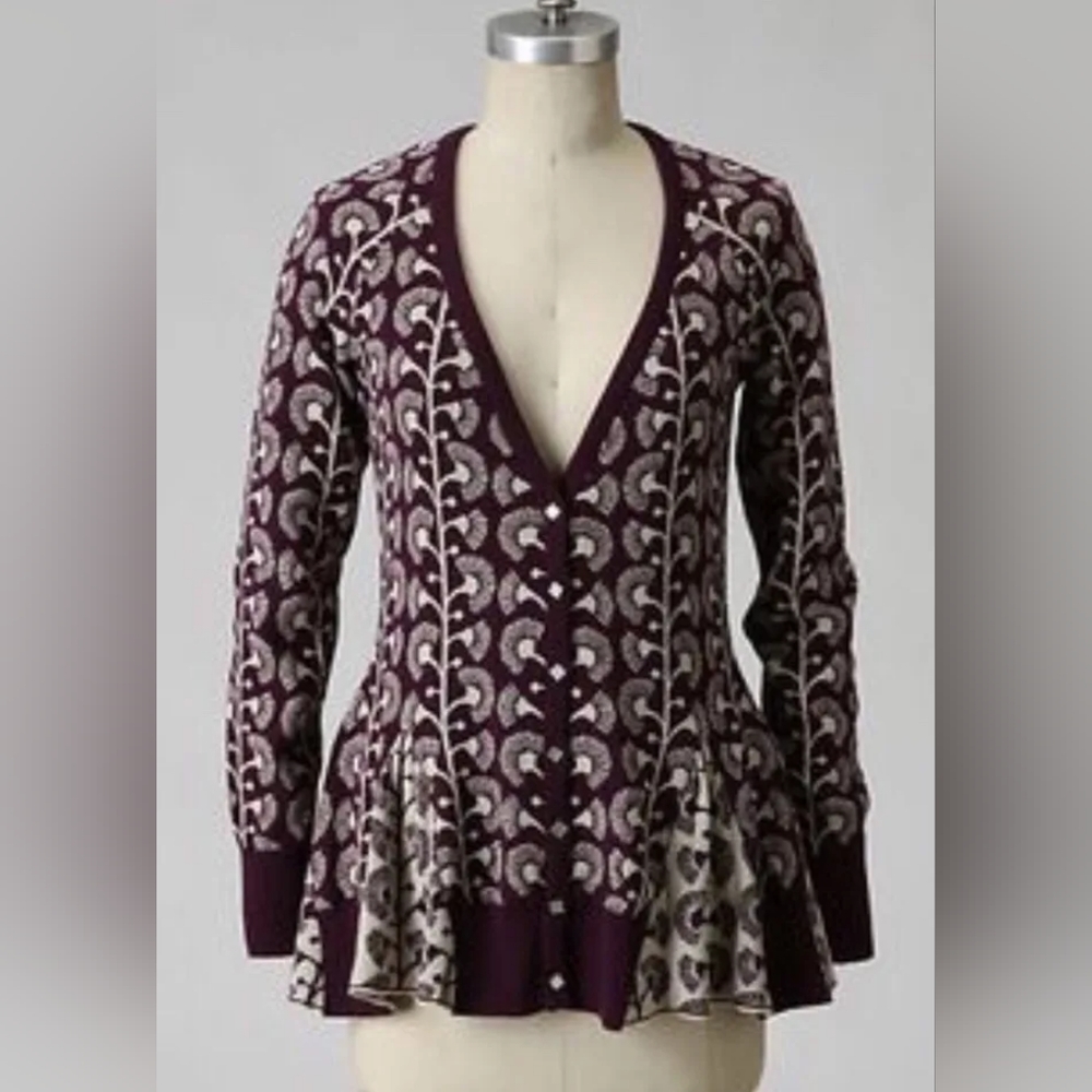 Anthropologie HWR climbing marigold sweater in cream and purple
